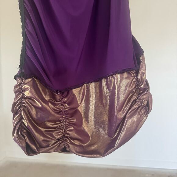 Rose Gold Ruched Metallic BodyCon Strapless dress. Size Medium - Picture 4 of 8